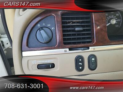 2006 Lincoln Town Car Signature Limited   - Photo 17 - Midlothian, IL 60445