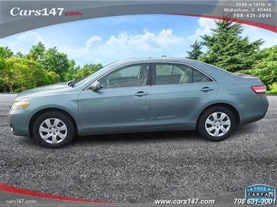 2010 Toyota Camry LE   - Photo 2 - Midlothian, IL 60445