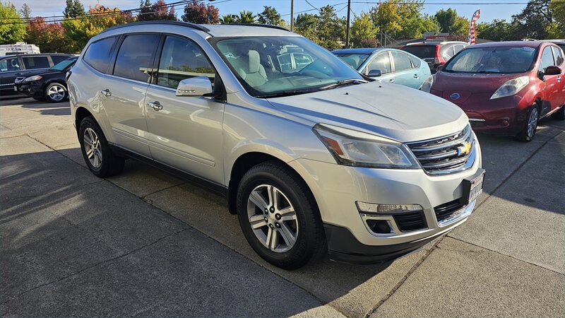 2015 Chevrolet Traverse LT - Photo 1 - Lakeport, CA 95453-5619
