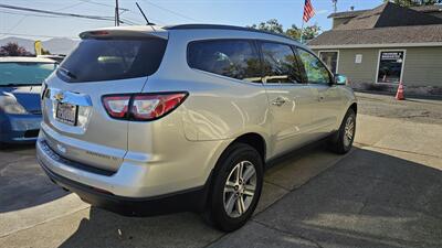 2015 Chevrolet Traverse LT   - Photo 4 - Lakeport, CA 95453-5619