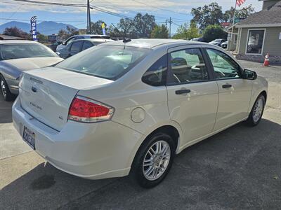 2010 Ford Focus SE   - Photo 3 - Lakeport, CA 95453-5619