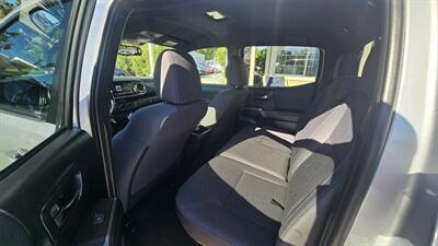 2017 Toyota Tacoma 4x4 TRD Sport   - Photo 8 - Lakeport, CA 95453-5619