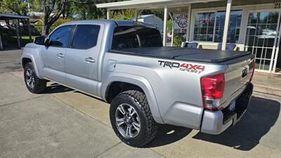 2017 Toyota Tacoma 4x4 TRD Sport   - Photo 4 - Lakeport, CA 95453-5619