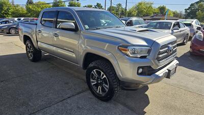 2017 Toyota Tacoma 4x4 TRD Sport   - Photo 2 - Lakeport, CA 95453-5619