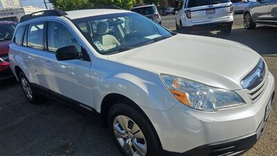 2012 Subaru Outback 2.5i   - Photo 2 - Lakeport, CA 95453-5619