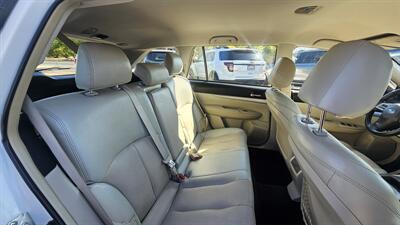 2012 Subaru Outback 2.5i   - Photo 7 - Lakeport, CA 95453-5619