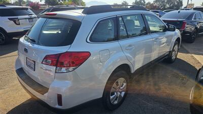 2012 Subaru Outback 2.5i   - Photo 4 - Lakeport, CA 95453-5619