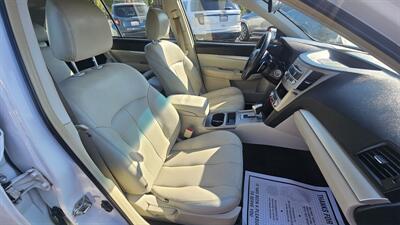 2012 Subaru Outback 2.5i   - Photo 6 - Lakeport, CA 95453-5619
