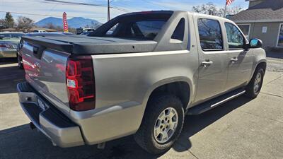 2007 Chevrolet Avalanche LT 1500   - Photo 3 - Lakeport, CA 95453-5619