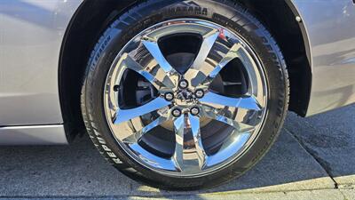 2011 Dodge Charger R/T Plus   - Photo 11 - Lakeport, CA 95453-5619