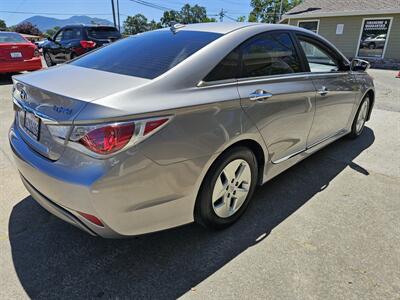 2012 Hyundai Sonata Hybrid   - Photo 3 - Lakeport, CA 95453-5619