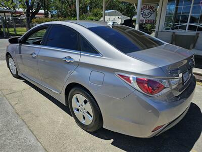 2012 Hyundai Sonata Hybrid   - Photo 4 - Lakeport, CA 95453-5619