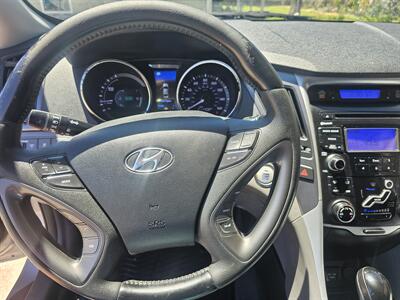 2012 Hyundai Sonata Hybrid   - Photo 10 - Lakeport, CA 95453-5619