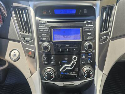 2012 Hyundai Sonata Hybrid   - Photo 9 - Lakeport, CA 95453-5619