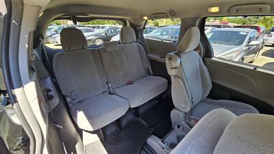 2018 Toyota Sienna LE 8-Passenger   - Photo 7 - Lakeport, CA 95453-5619