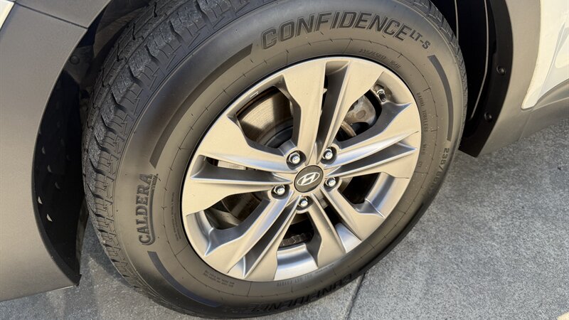 2016 Hyundai SANTA FE Sport 2.4L - Photo 15 - Lakeport, CA 95453-5619