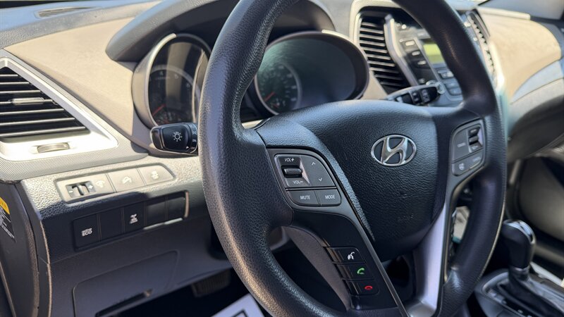 2016 Hyundai SANTA FE Sport 2.4L - Photo 16 - Lakeport, CA 95453-5619