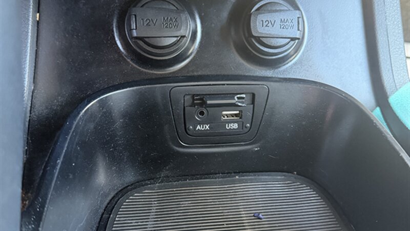 2016 Hyundai SANTA FE Sport 2.4L - Photo 12 - Lakeport, CA 95453-5619