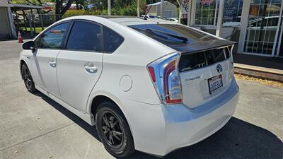 2012 Toyota Prius III - w/SOLAR PANELS   - Photo 4 - Lakeport, CA 95453-5619