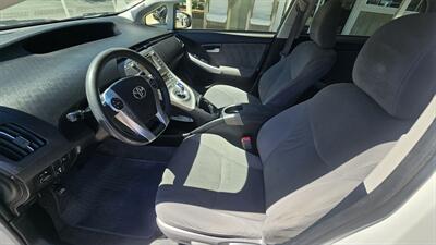 2012 Toyota Prius III - w/SOLAR PANELS   - Photo 8 - Lakeport, CA 95453-5619