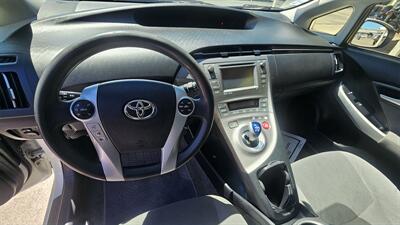 2012 Toyota Prius III - w/SOLAR PANELS   - Photo 9 - Lakeport, CA 95453-5619