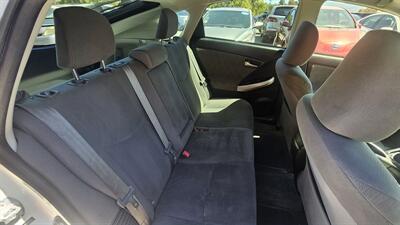2012 Toyota Prius III - w/SOLAR PANELS   - Photo 6 - Lakeport, CA 95453-5619