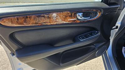 2006 Jaguar XJR   - Photo 13 - Lakeport, CA 95453-5619