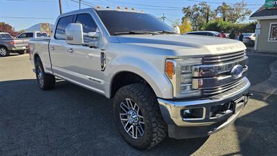 2017 Ford F-250 Super Duty Lariat   - Photo 2 - Lakeport, CA 95453-5619