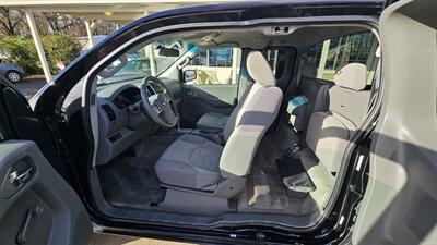 2014 Nissan Frontier S   - Photo 8 - Lakeport, CA 95453-5619
