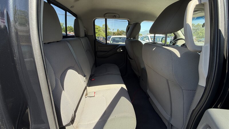 2019 Nissan Frontier SV - Photo 7 - Lakeport, CA 95453-5619