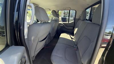 2019 Nissan Frontier SV - Photo 10 - Lakeport, CA 95453-5619