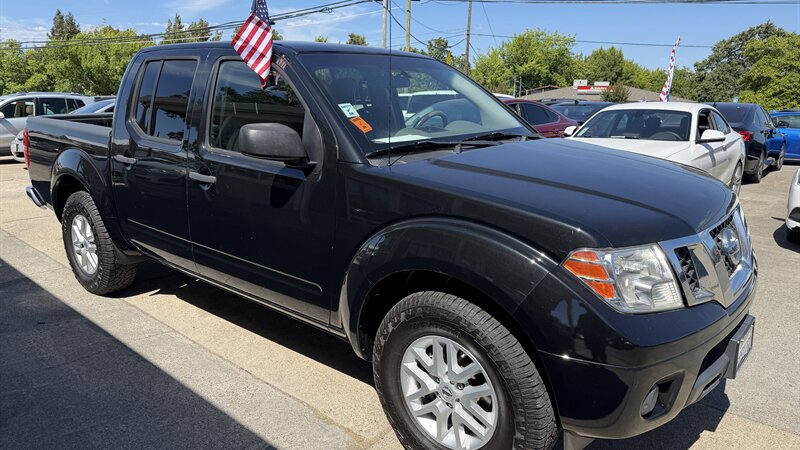 2019 Nissan Frontier SV - Photo 2 - Lakeport, CA 95453-5619