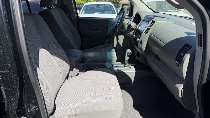 2019 Nissan Frontier SV - Photo 5 - Lakeport, CA 95453-5619