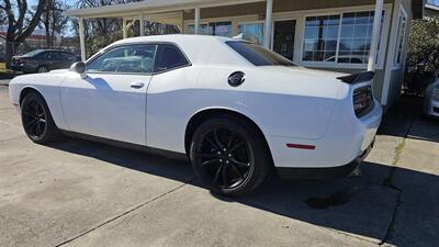 2016 Dodge Challenger SXT   - Photo 4 - Lakeport, CA 95453-5619