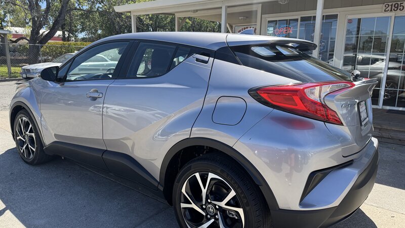 2018 Toyota C-HR XLE - Photo 4 - Lakeport, CA 95453-5619