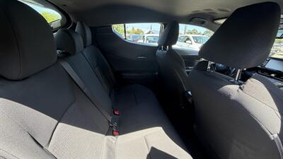 2018 Toyota C-HR XLE - Photo 6 - Lakeport, CA 95453-5619