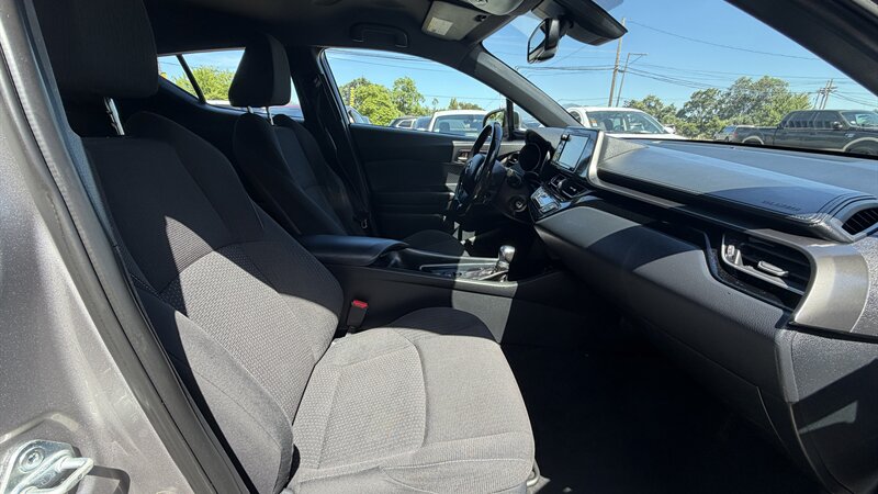 2018 Toyota C-HR XLE - Photo 5 - Lakeport, CA 95453-5619