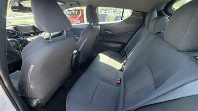 2018 Toyota C-HR XLE - Photo 8 - Lakeport, CA 95453-5619