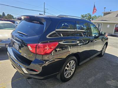 2017 Nissan Pathfinder SL   - Photo 3 - Lakeport, CA 95453-5619