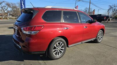 2016 Nissan Pathfinder SV   - Photo 3 - Lakeport, CA 95453-5619