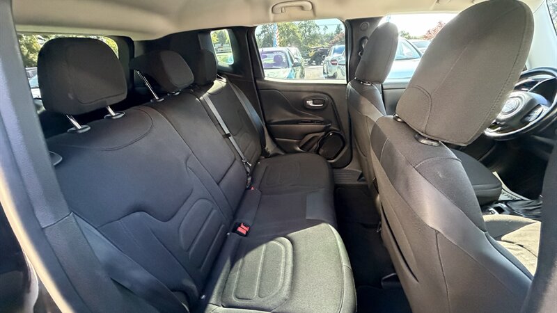 2016 Jeep Renegade Latitude 4x4 - Photo 5 - Lakeport, CA 95453-5619