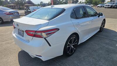 2018 Toyota Camry XLE   - Photo 3 - Lakeport, CA 95453-5619