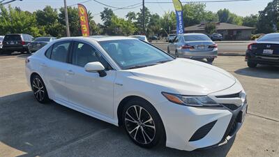 2018 Toyota Camry XLE   - Photo 2 - Lakeport, CA 95453-5619