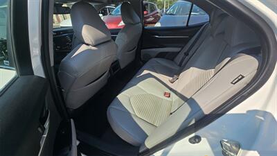 2018 Toyota Camry XLE   - Photo 8 - Lakeport, CA 95453-5619