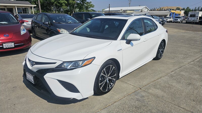 2018 Toyota Camry XLE - Photo 1 - Lakeport, CA 95453-5619