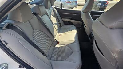 2018 Toyota Camry XLE   - Photo 6 - Lakeport, CA 95453-5619