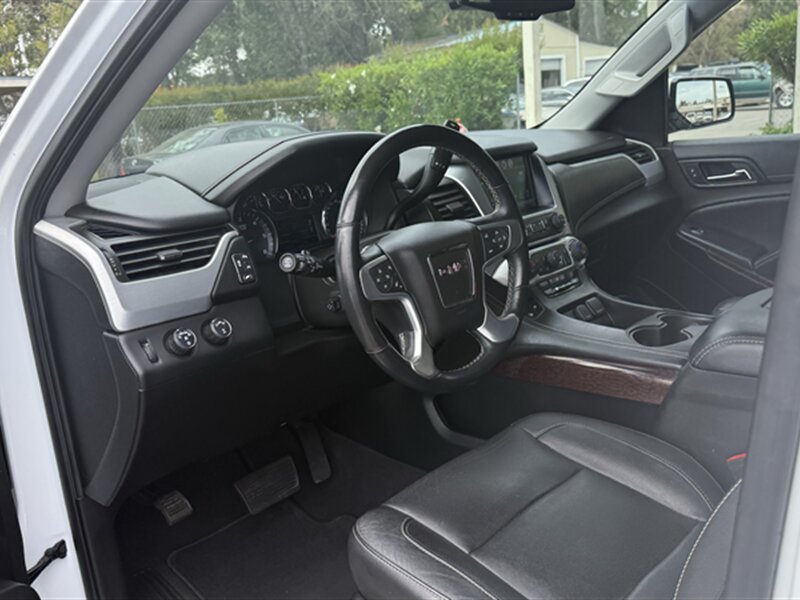 2020 GMC Yukon SLT - Photo 7 - Lakeport, CA 95453-5619