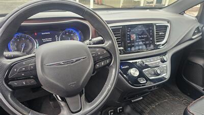 2020 Chrysler Pacifica Limited 35th Anniversary   - Photo 6 - Lakeport, CA 95453-5619