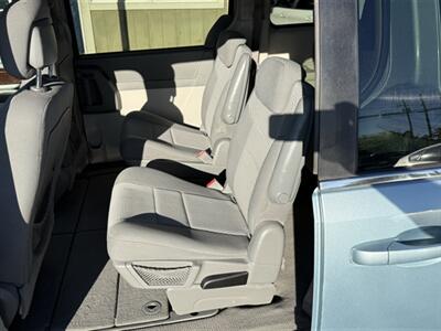 2010 Chrysler Town & Country Touring   - Photo 23 - Lakeport, CA 95453-5619