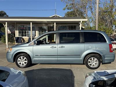 2010 Chrysler Town & Country Touring   - Photo 31 - Lakeport, CA 95453-5619